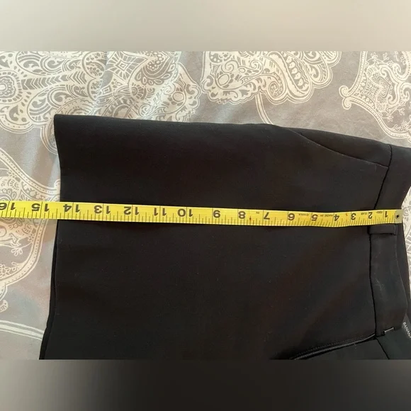 Banana Republic Black Dress Shorts Sleek Design - Picture 5 of 5